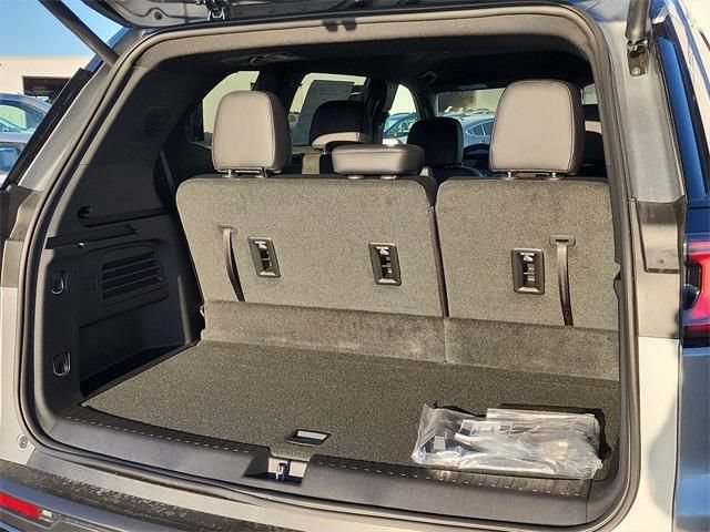 New 2026 GMC Acadia Elevation w/ Super Cruise Package FWD image 7