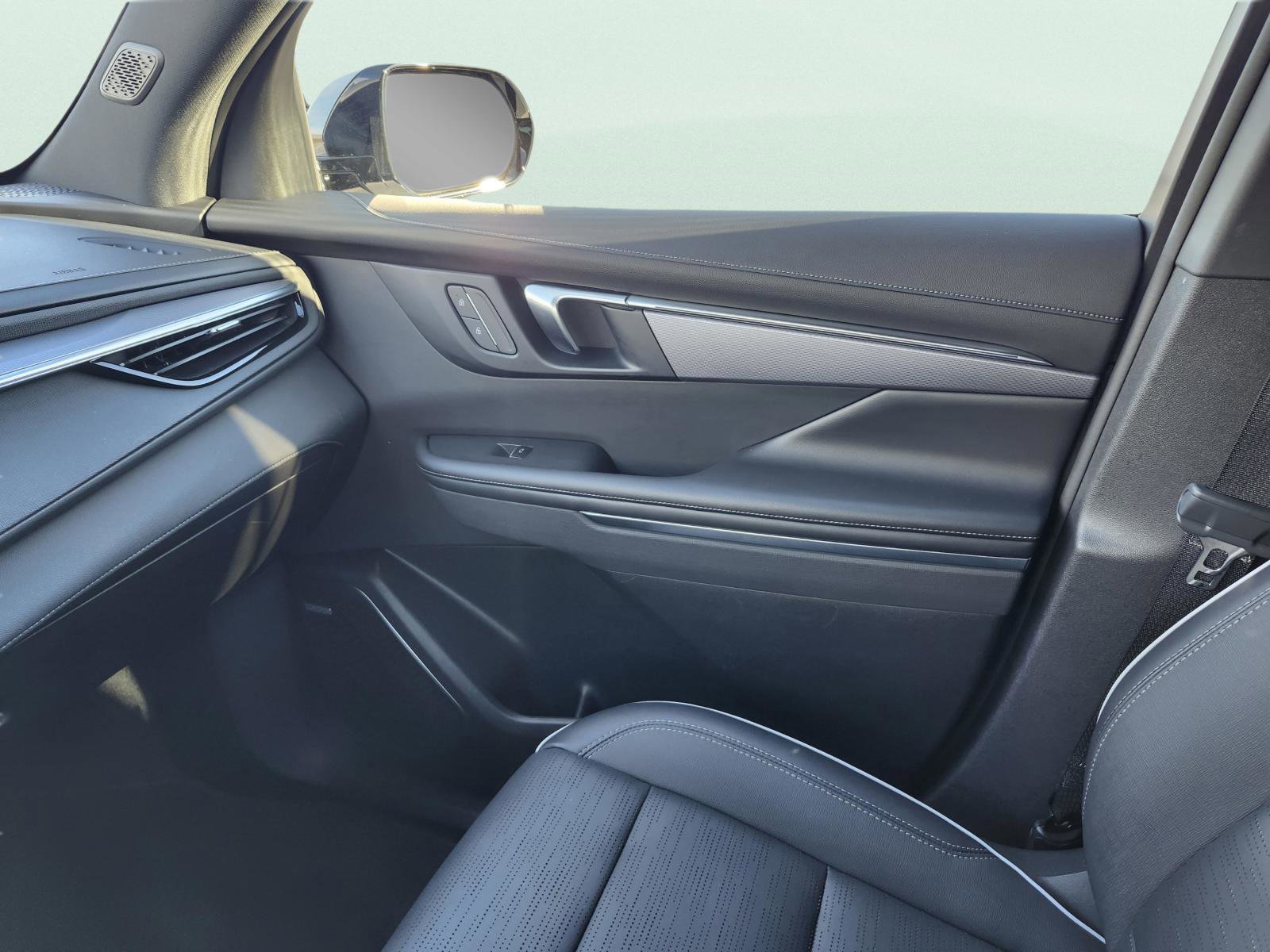 Used 2025 Buick Enclave Sport Touring image 26