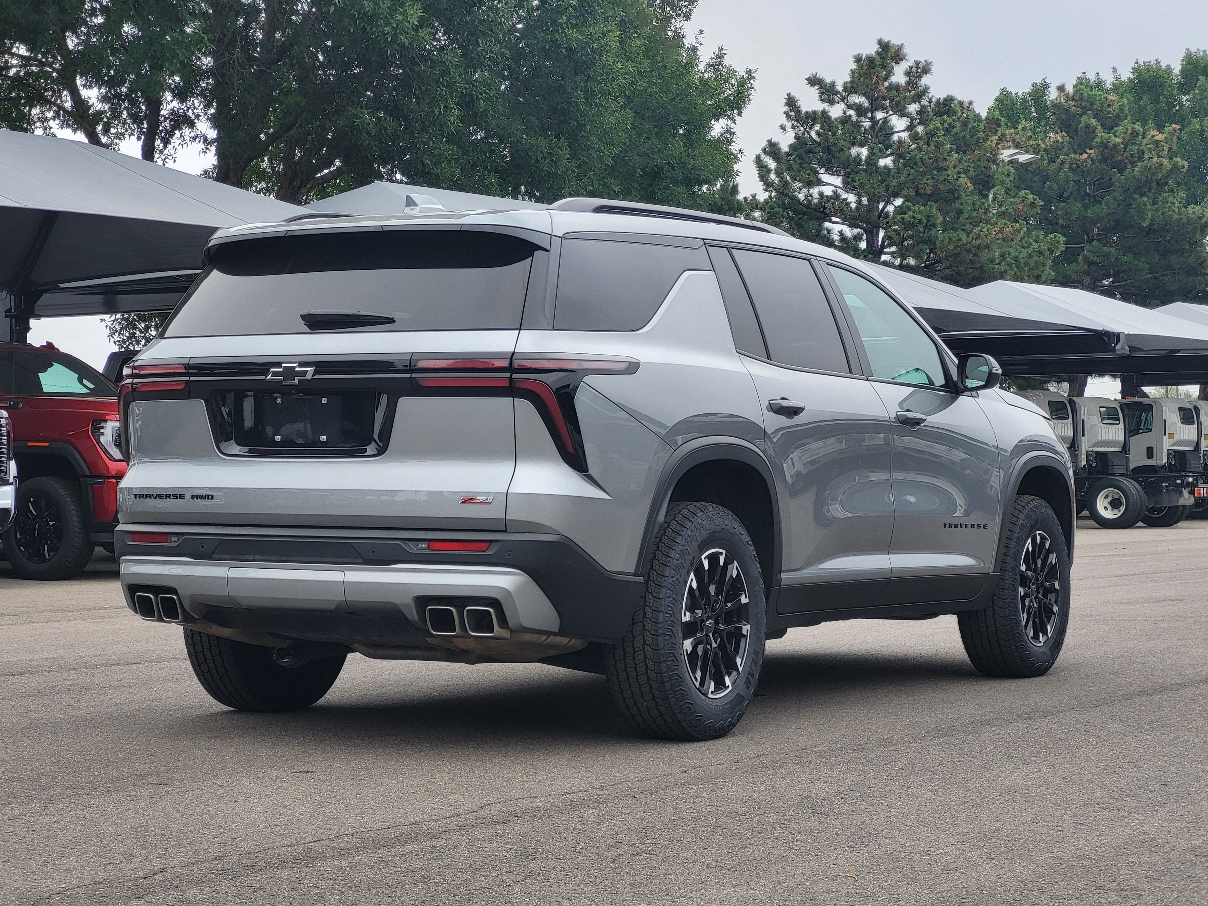 Used 2025 Chevrolet Traverse Z71 AWD/4WD image 7