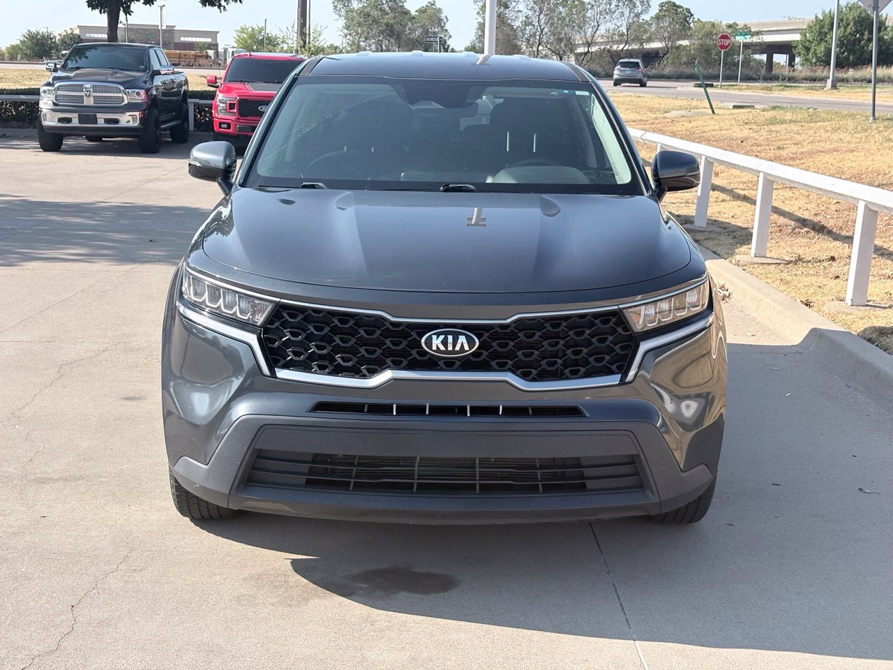 Used 2021 Kia Sorento LX FWD image 2