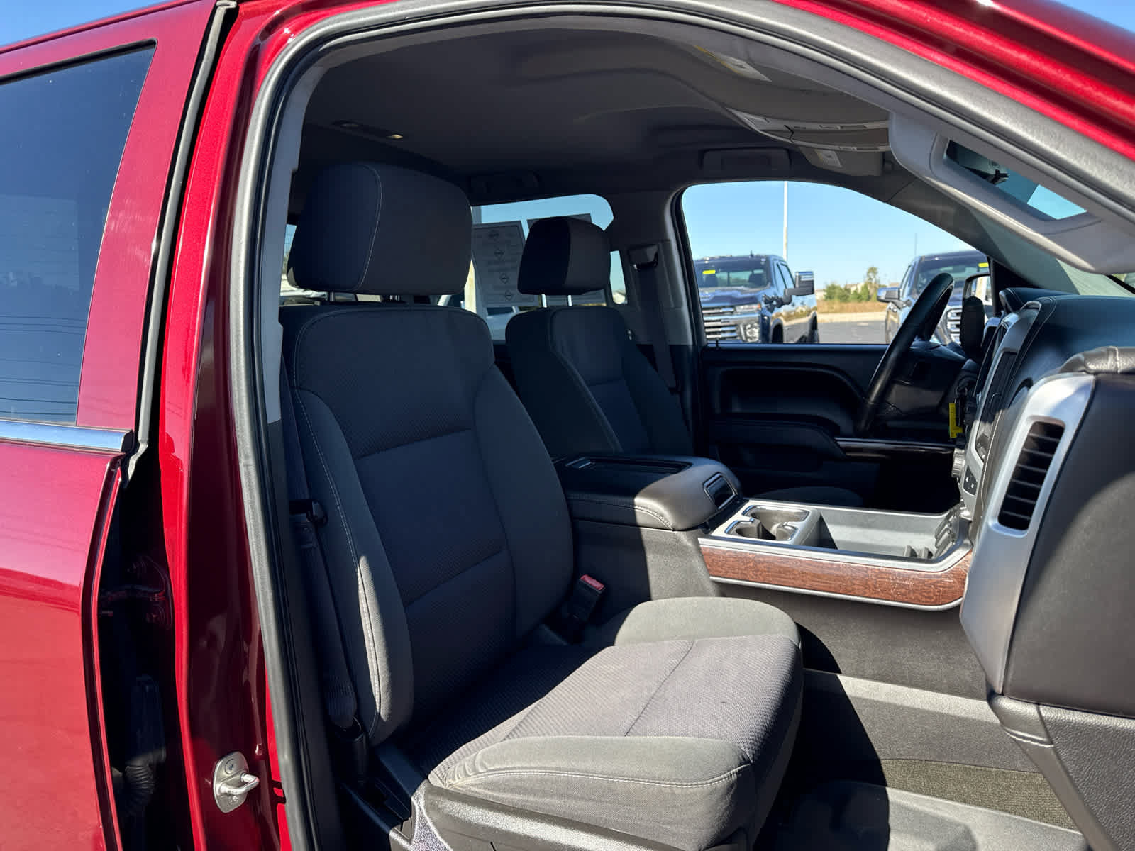 Used 2017 GMC Sierra 1500 SLE w/ SLE Value Package AWD/4WD image 23