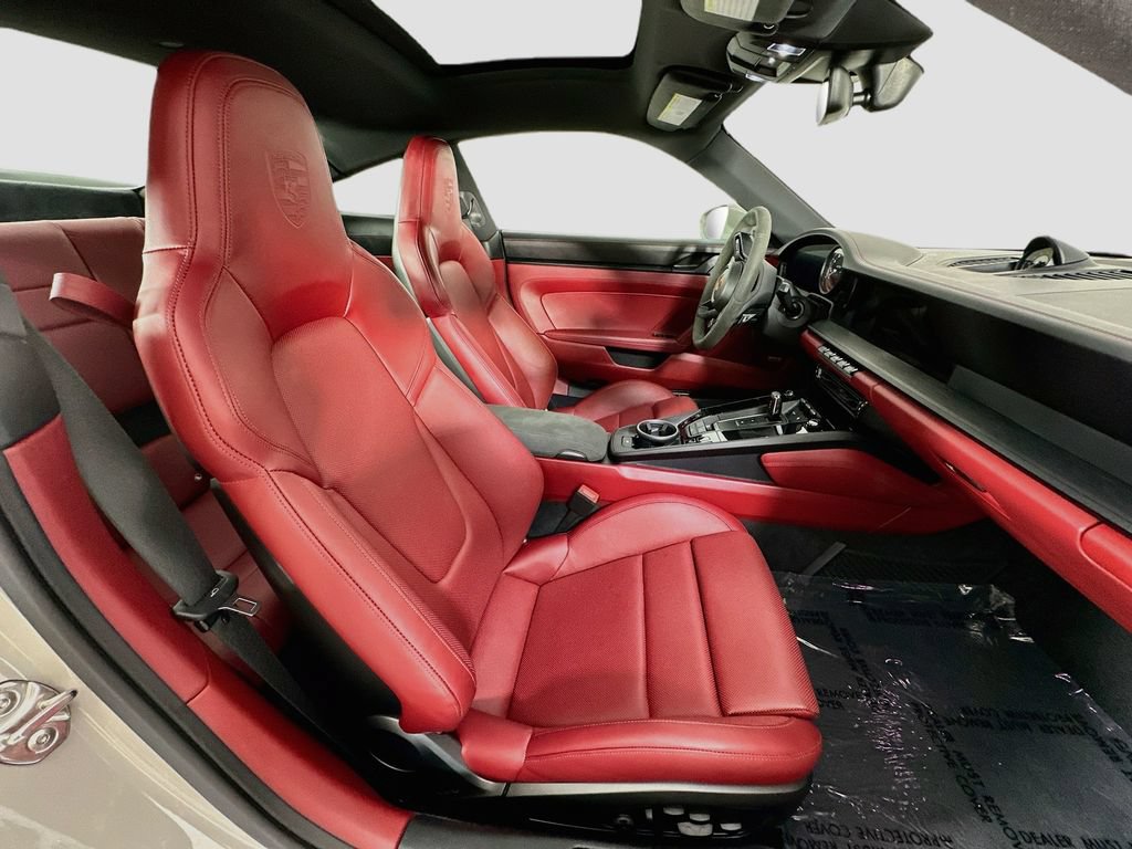 Certified 2022 Porsche 911 Carrera GTS RWD image 28