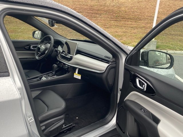 New 2026 Jeep Compass Limited image 27