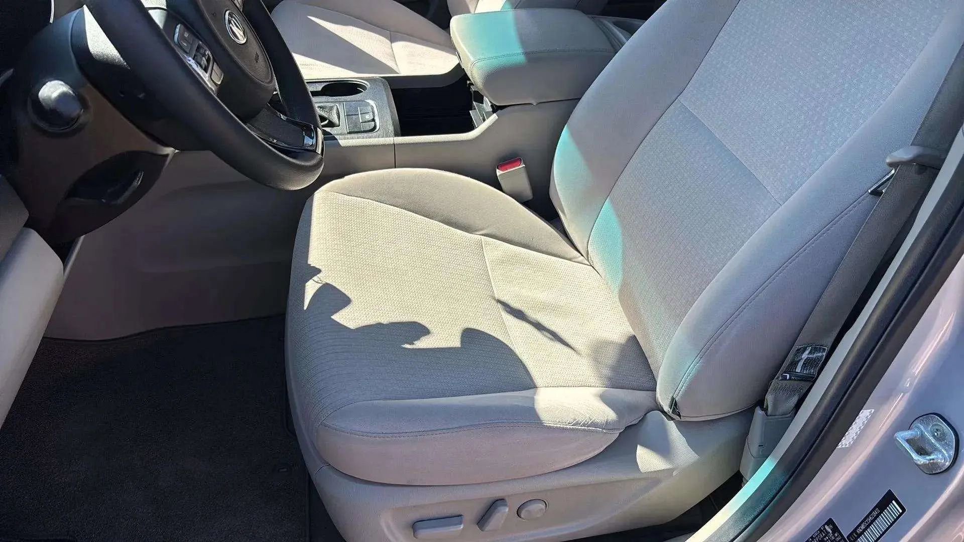 Used 2017 Kia Sedona LX image 11