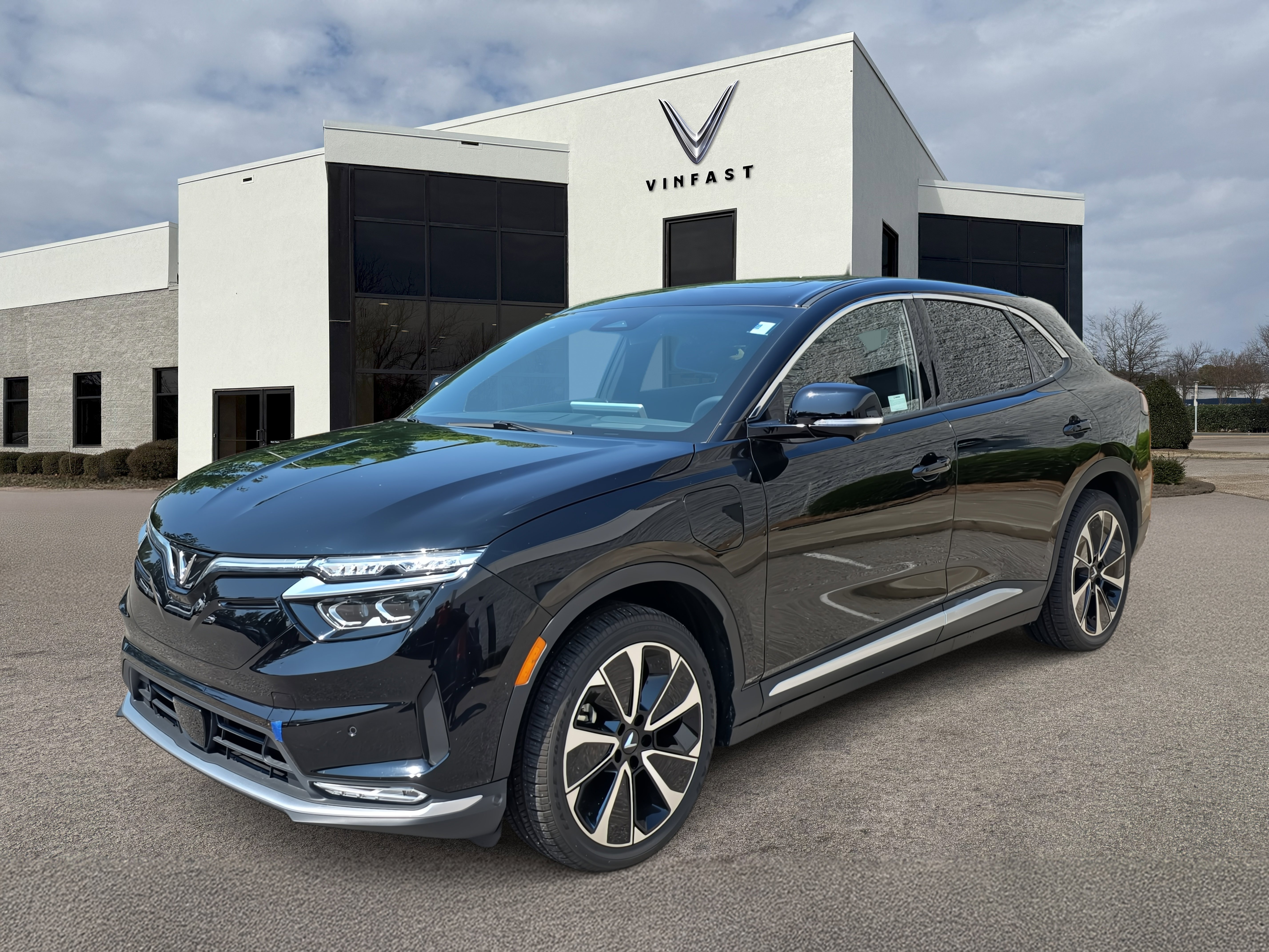 New 2025 VinFast VF 8 Plus image 1