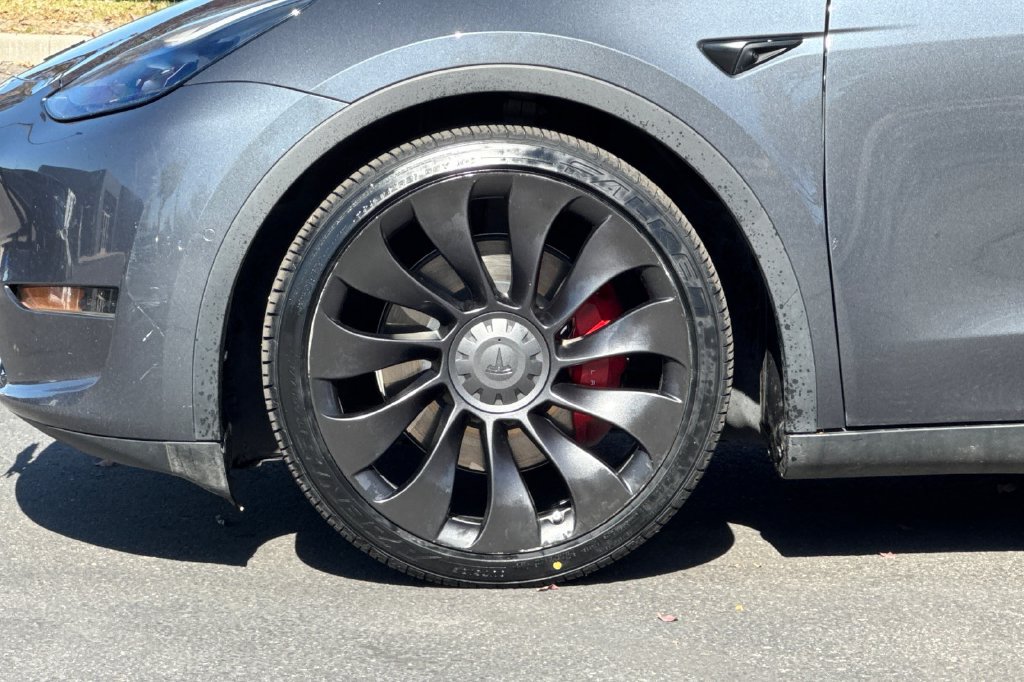 Used 2022 Tesla Model Y Performance AWD/4WD image 30