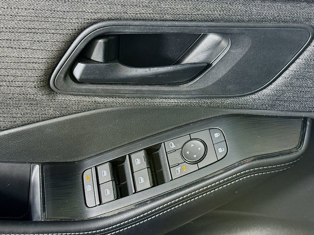 Certified 2021 Nissan Rogue S FWD image 22