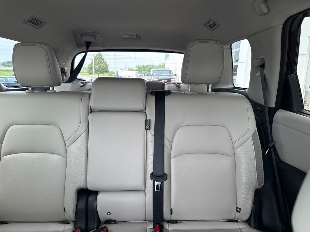Used 2022 Nissan Pathfinder SL AWD/4WD image 12