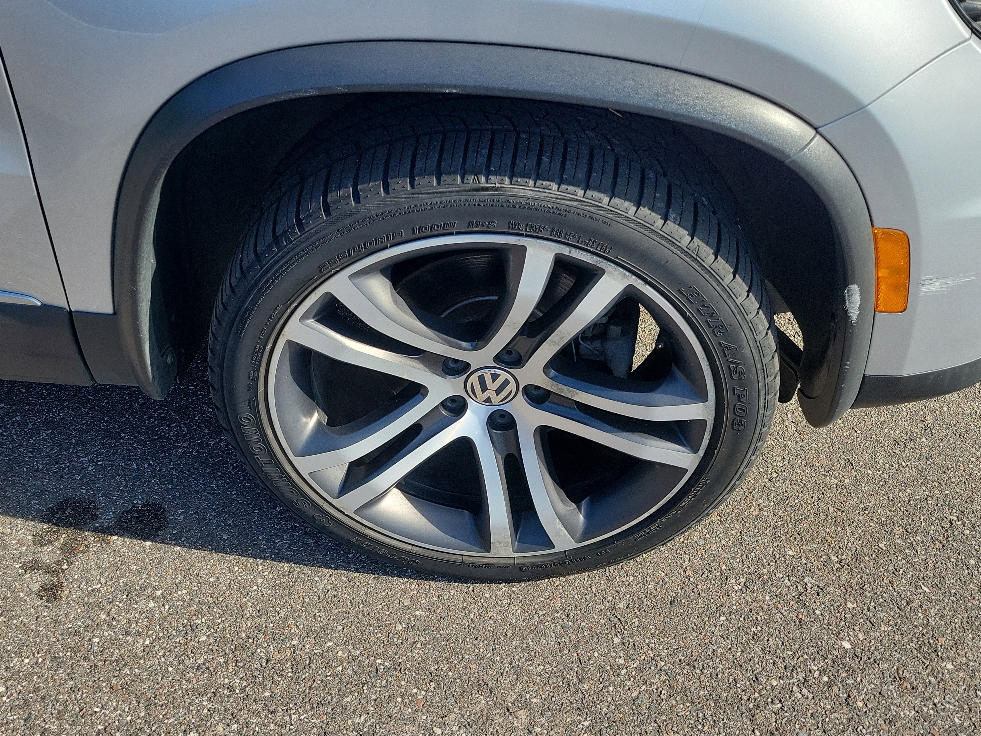 Used 2017 Volkswagen Tiguan SEL image 43
