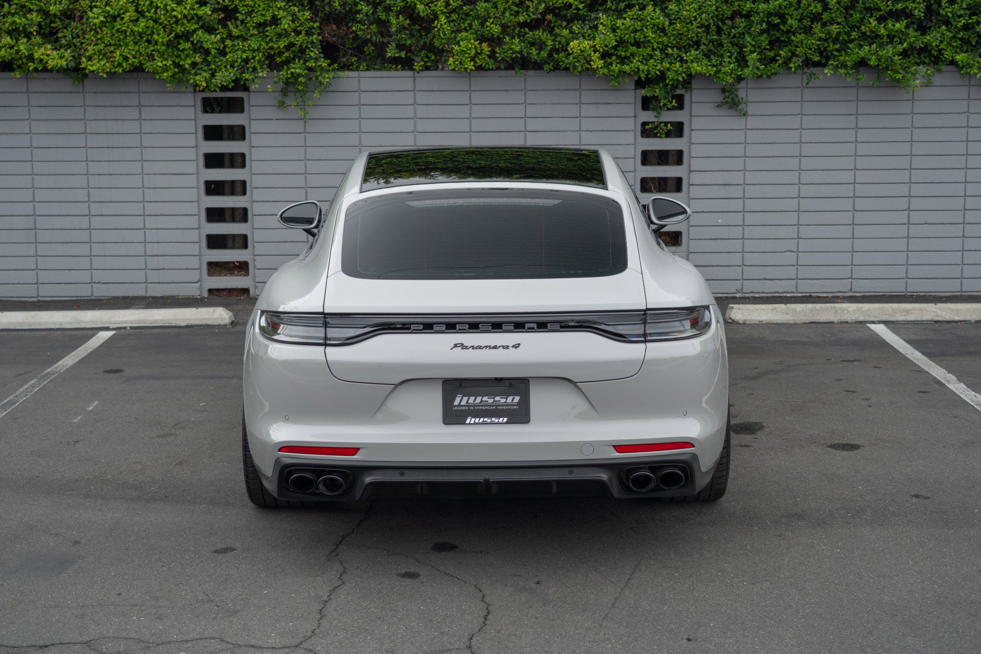 Used 2023 Porsche Panamera 4 Platinum Edition image 4