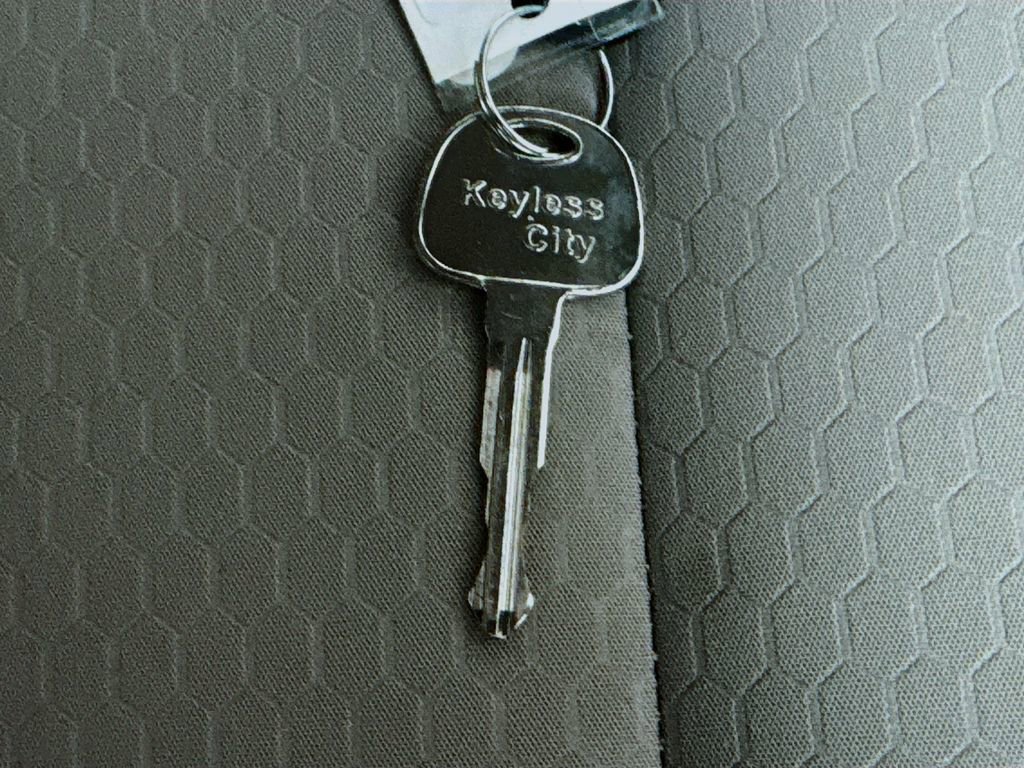 Used 2020 Hyundai Elantra SE w/ Winter Weather Package image 34