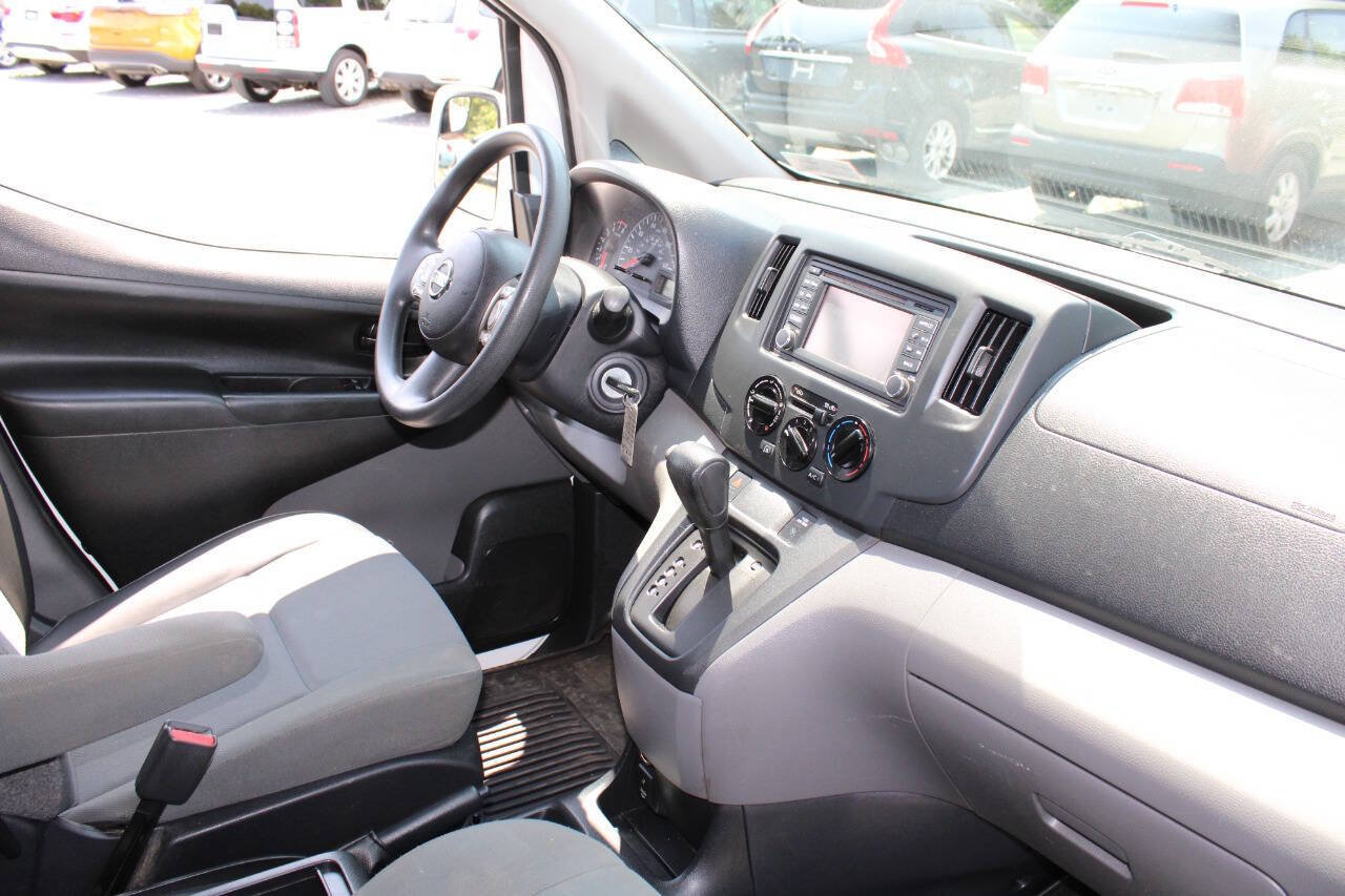 Used 2017 Nissan NV200 SV w/ Technology Package FWD image 12