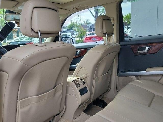 Used 2010 Mercedes-Benz GLK 350 4MATIC image 12