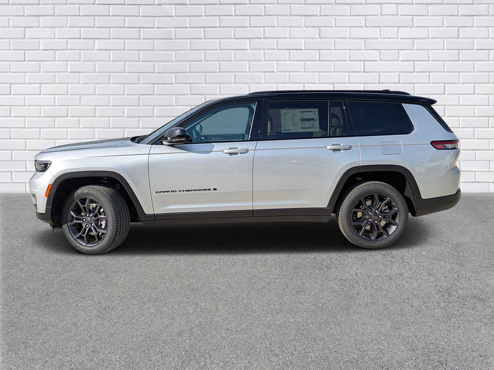 New 2025 Jeep Grand Cherokee L Limited w/ Trailer Tow Package image 2
