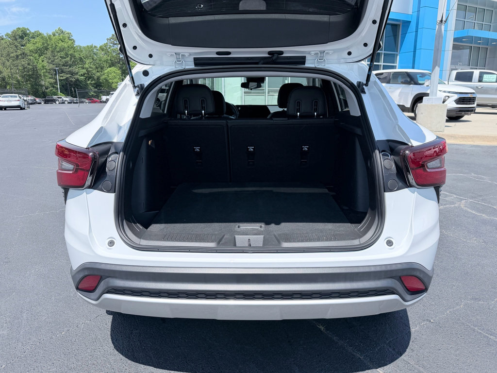 Used 2024 Chevrolet Trax LT w/ LT Convenience Package FWD image 9