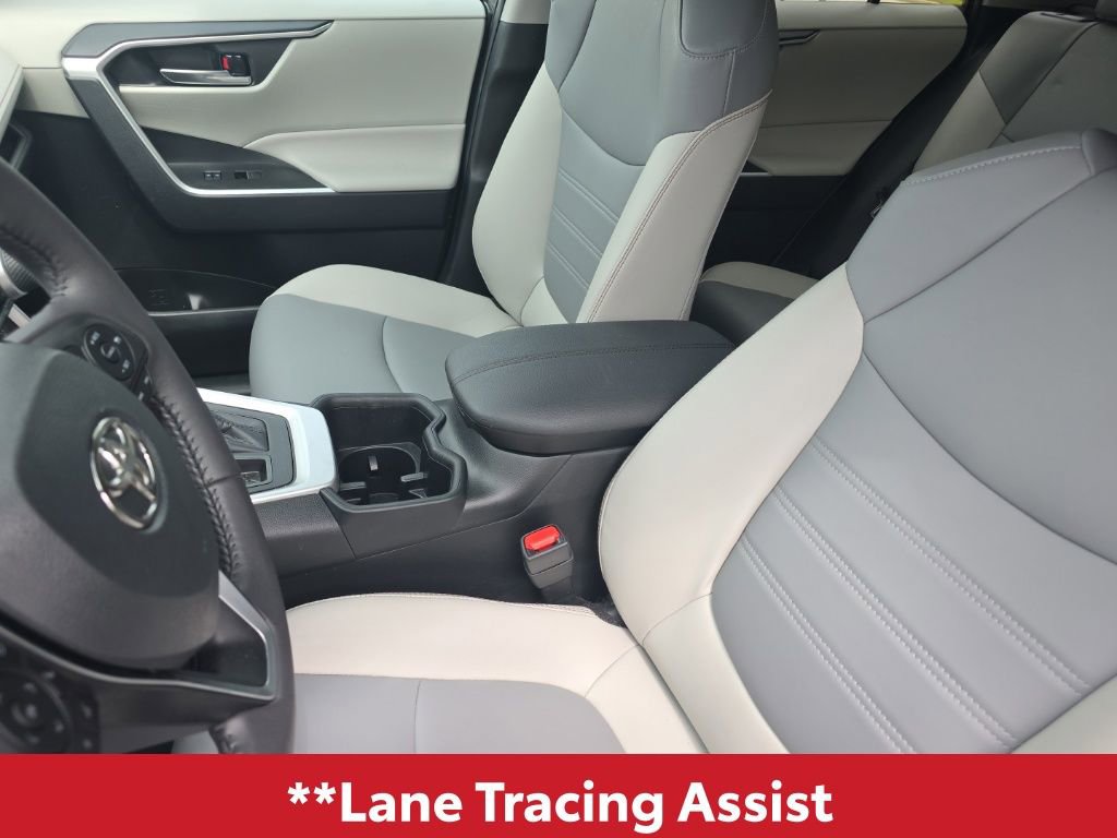 Used 2023 Toyota RAV4 XLE Premium image 15