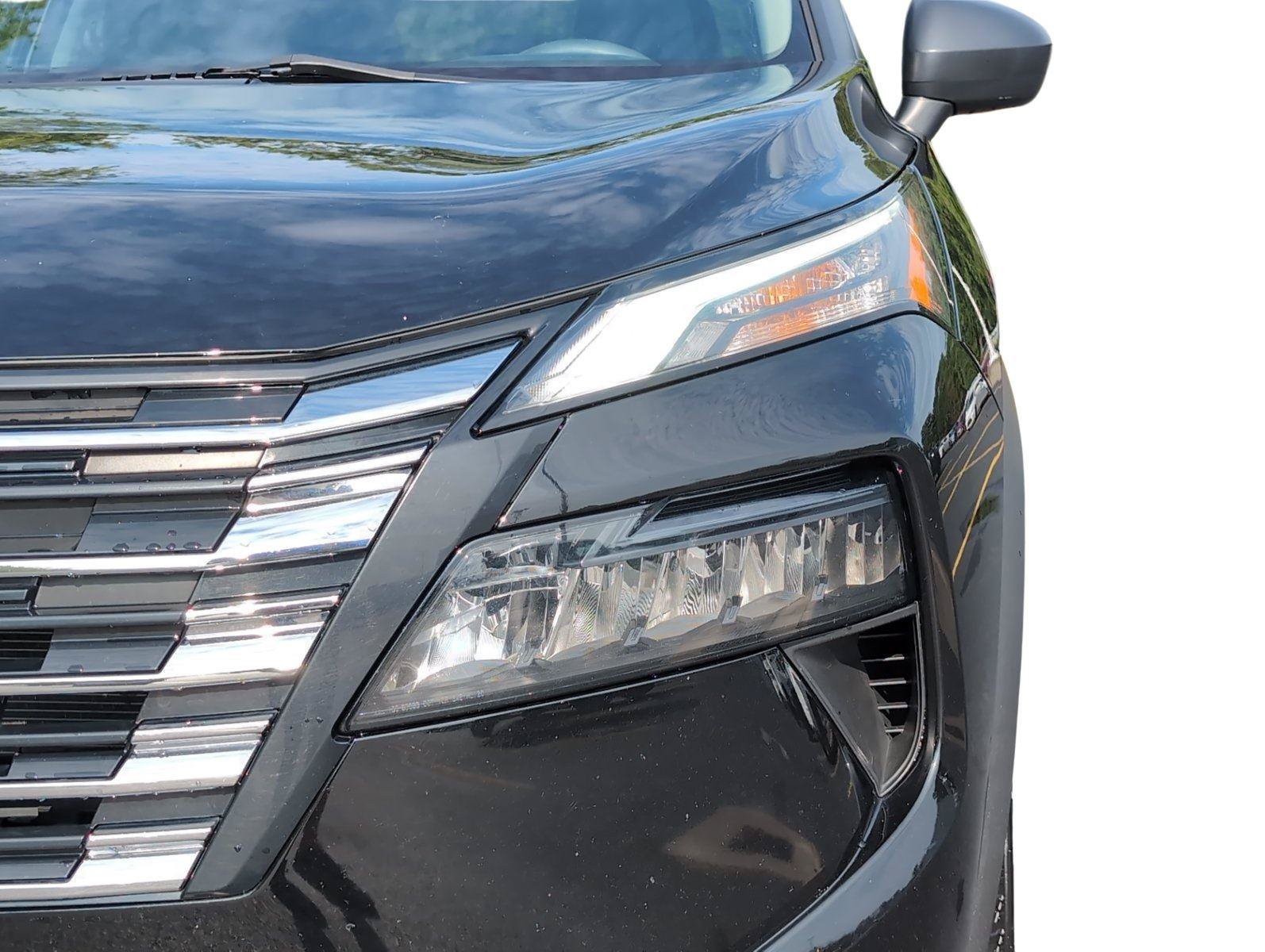 Used 2024 Nissan Rogue S AWD/4WD image 11