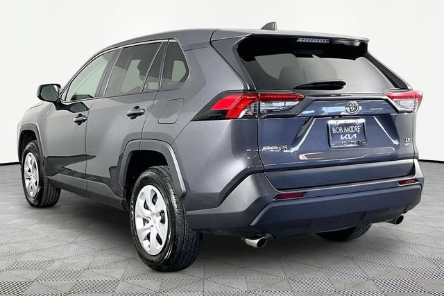 Used 2024 Toyota RAV4 LE AWD/4WD image 4