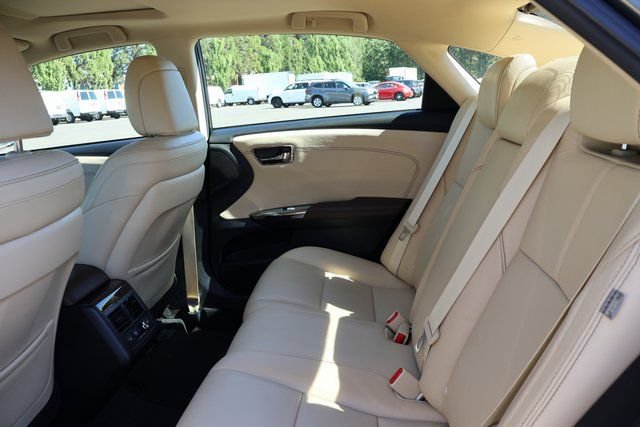 Used 2013 Toyota Avalon Limited w/ Technology Pkg FWD image 30