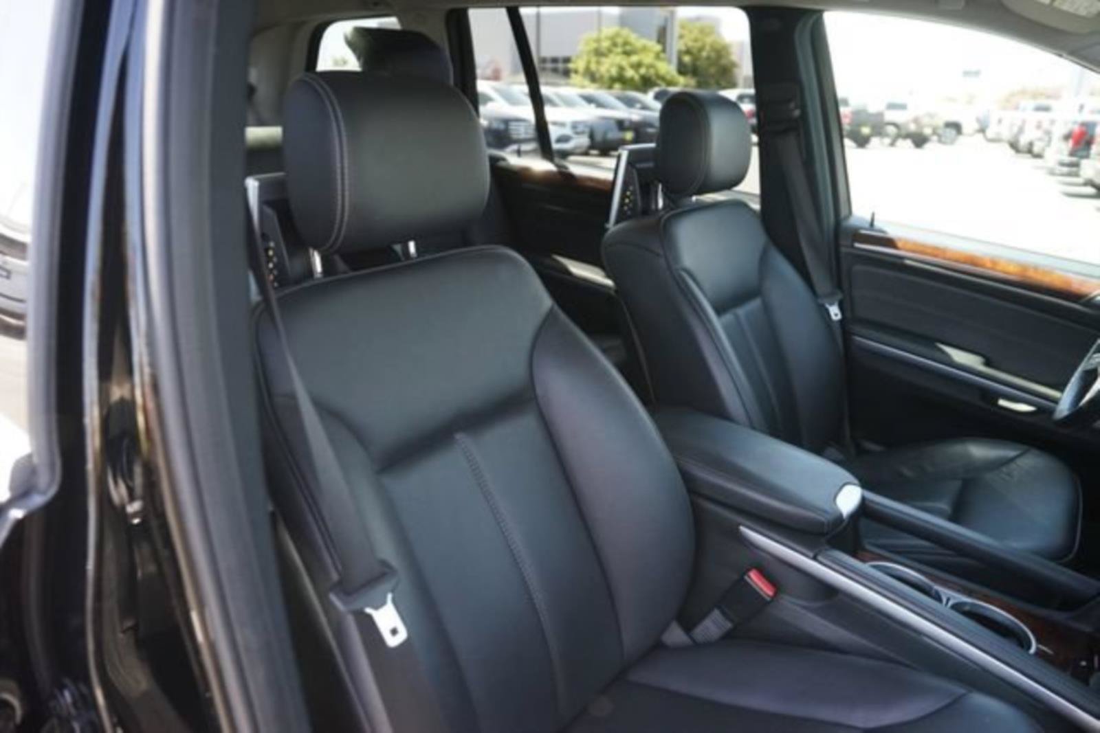 Used 2011 Mercedes-Benz GL 450 4MATIC image 23