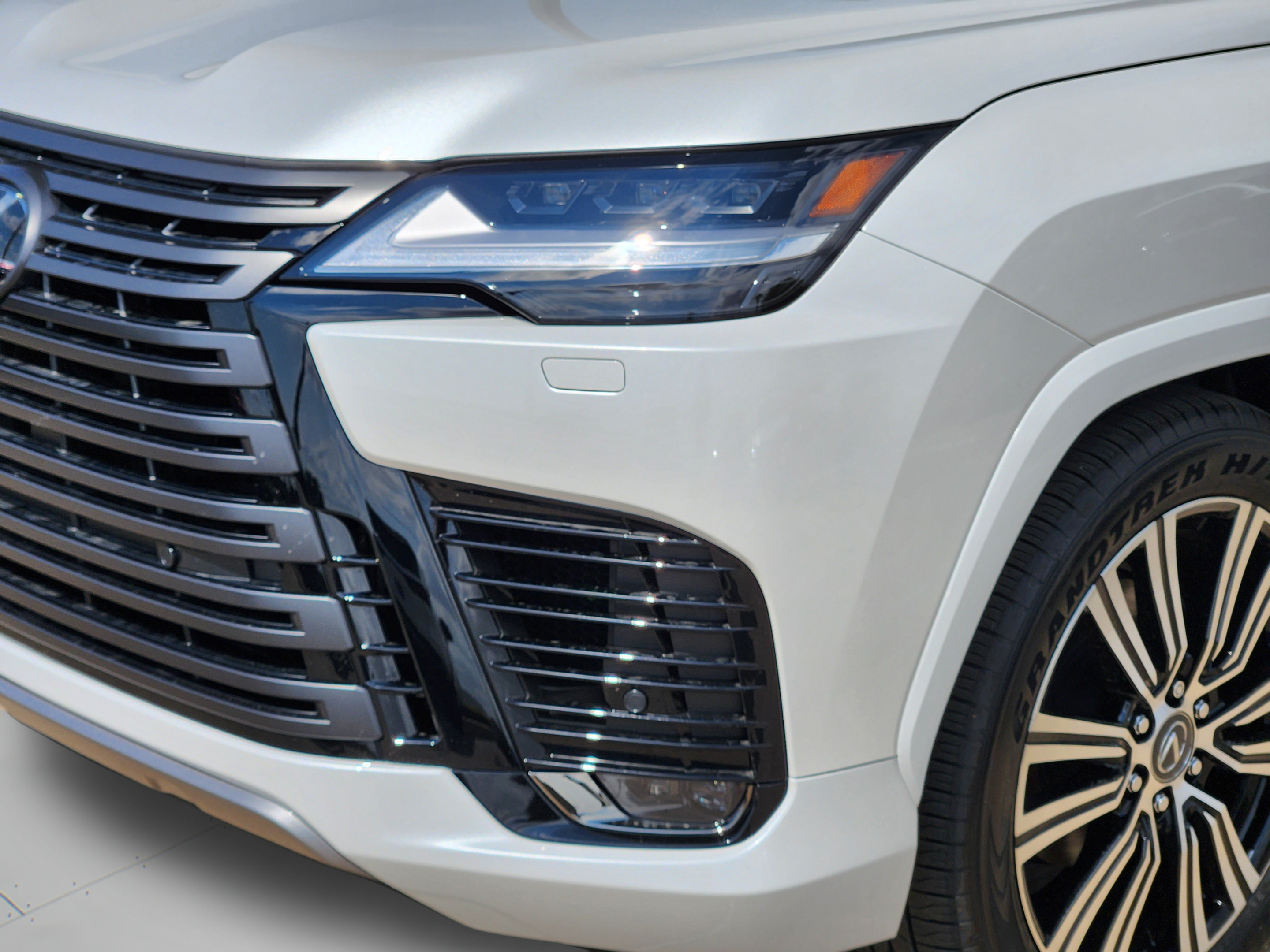 New 2026 Lexus LX 600 4WD w/ Appearance Package image 18