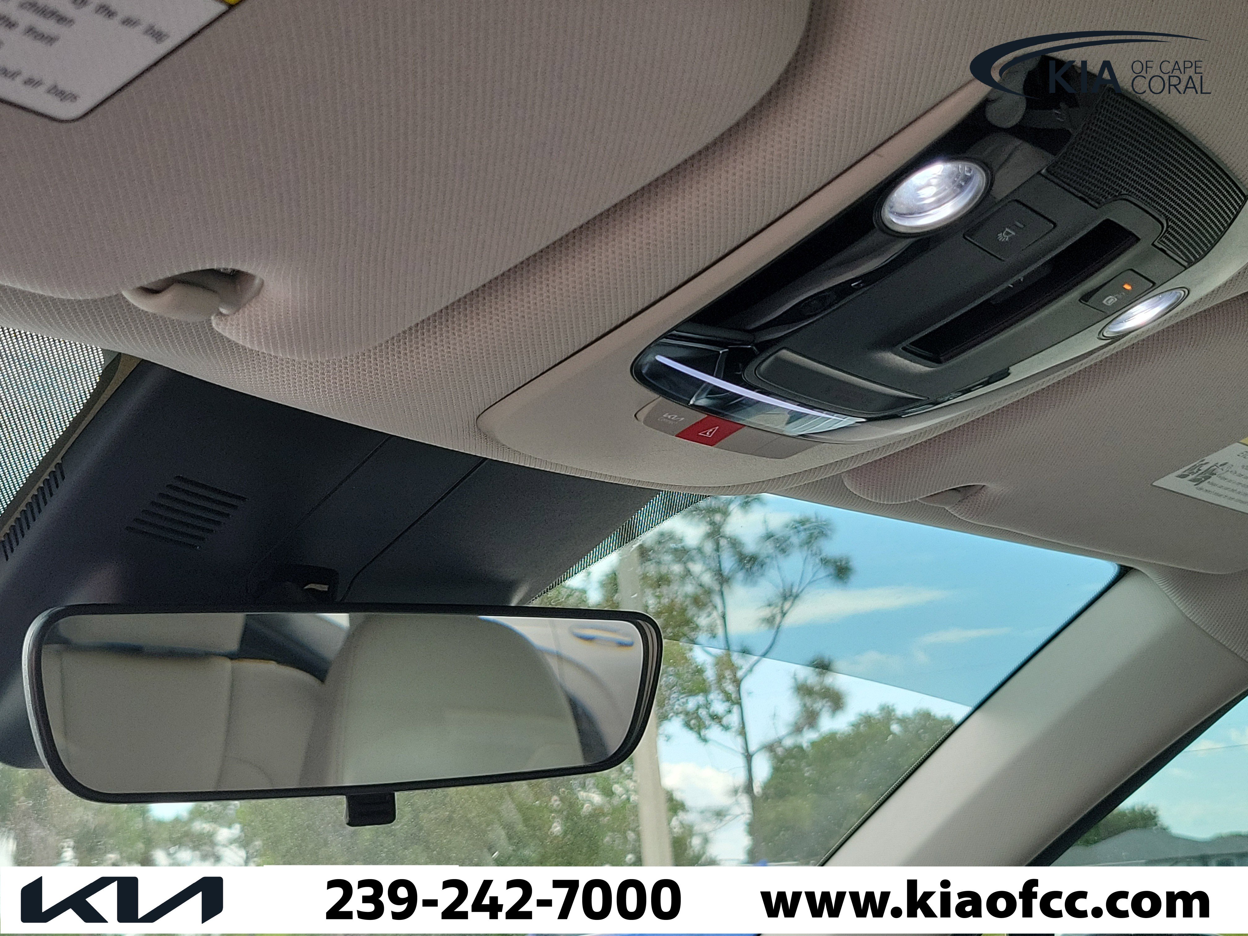 Used 2025 Kia Sorento S w/ Panoramic Sunroof Package FWD image 29