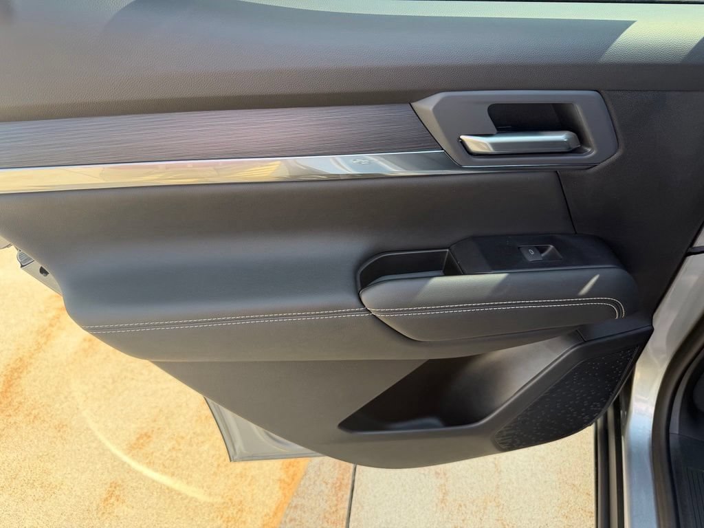 New 2027 GMC Terrain Elevation w/ Elevation Premium Package AWD/4WD image 9