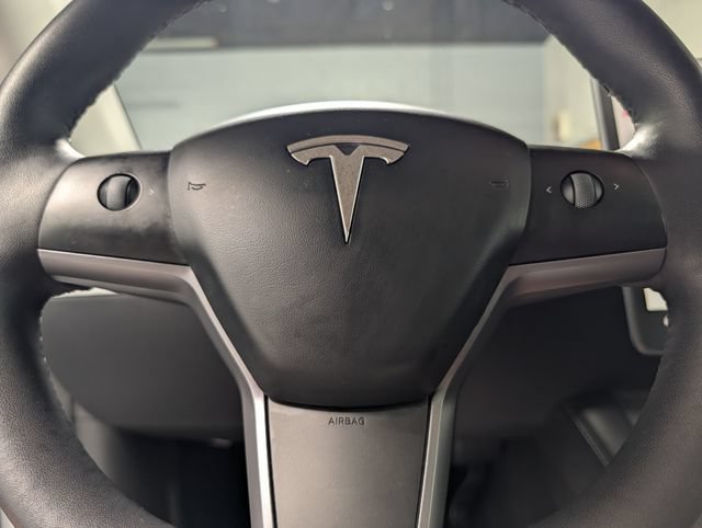 Used 2023 Tesla Model Y Long Range AWD/4WD image 17