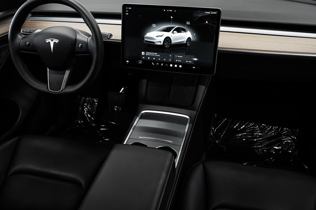 Used 2025 Tesla Model Y Long Range RWD image 27