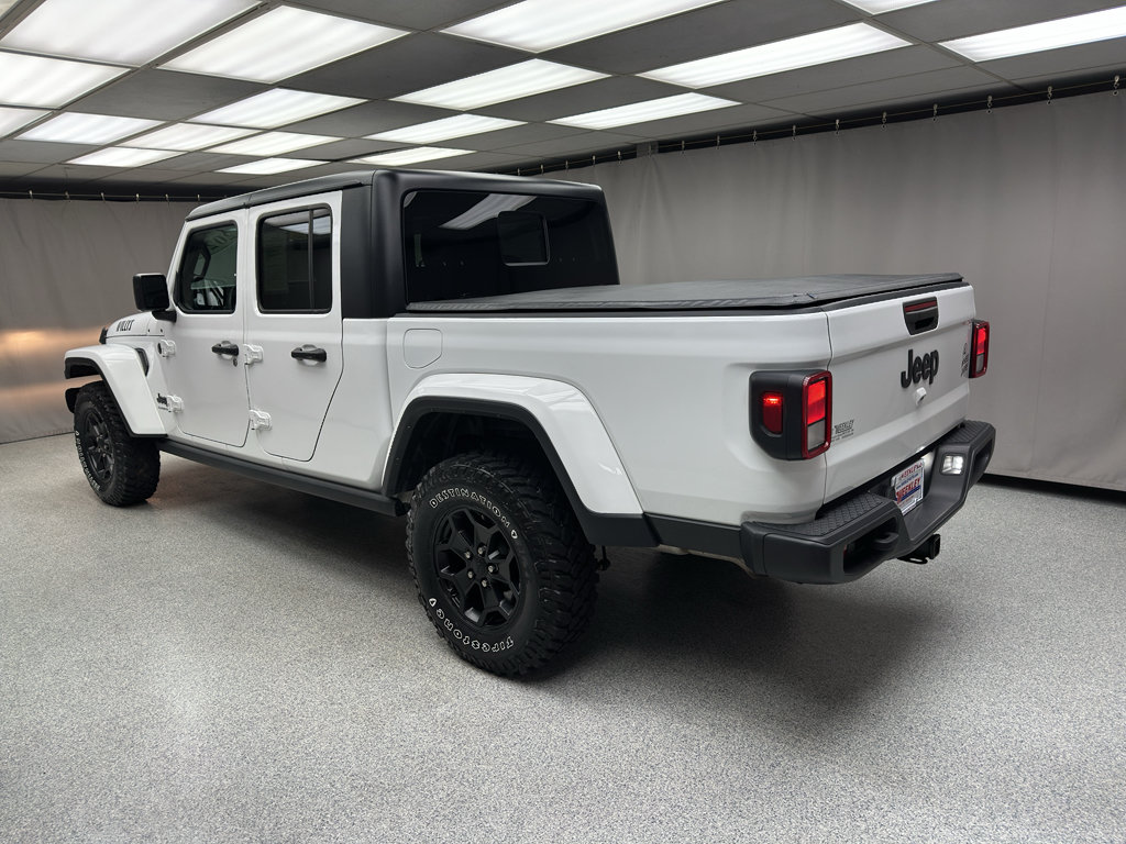 Used 2023 Jeep Gladiator Sport AWD/4WD image 2