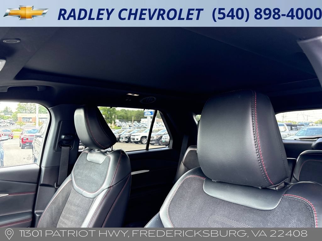 Used 2025 Ford Explorer ST AWD/4WD image 2