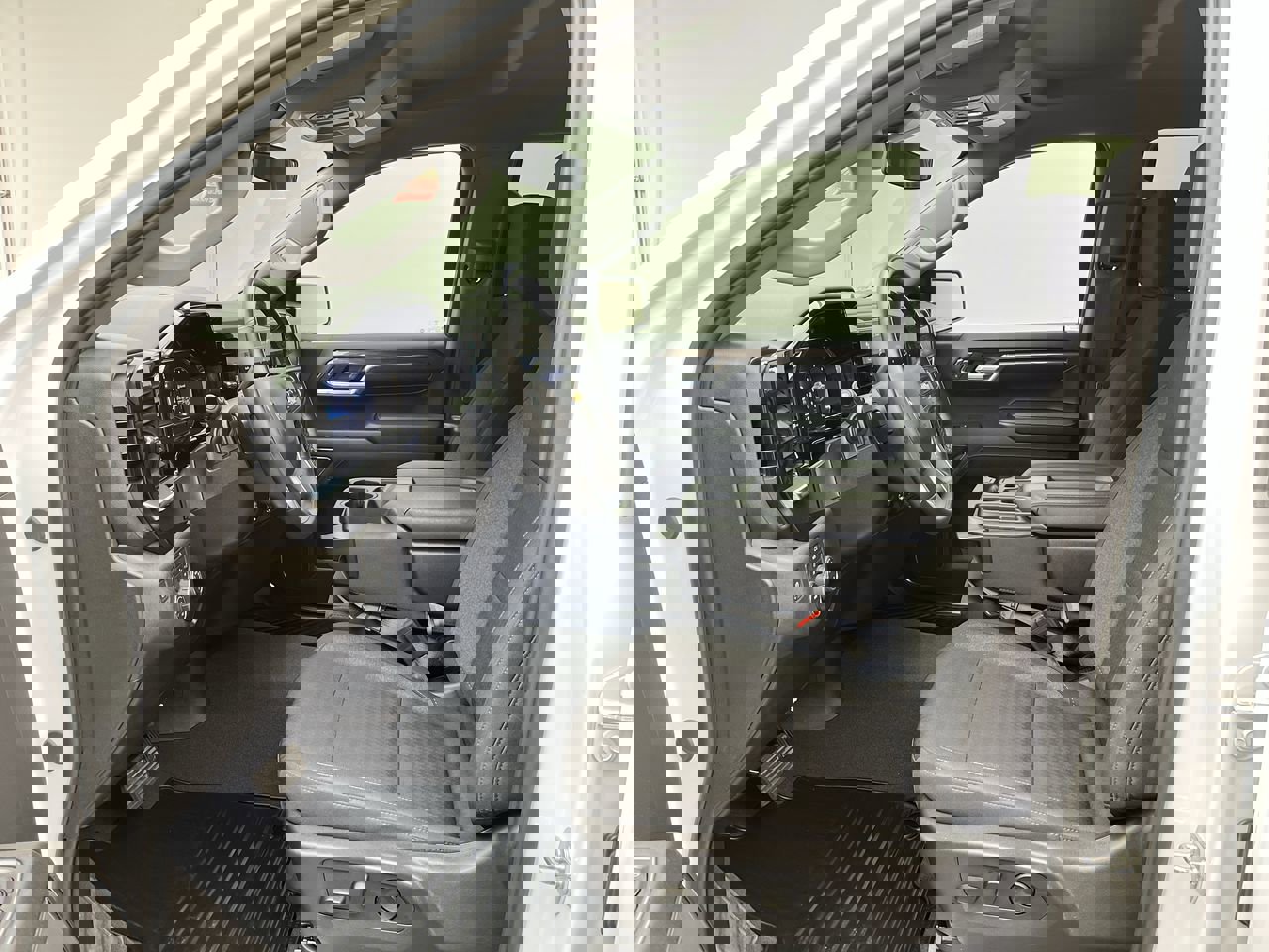 Certified 2024 Chevrolet Silverado 1500 LT image 3