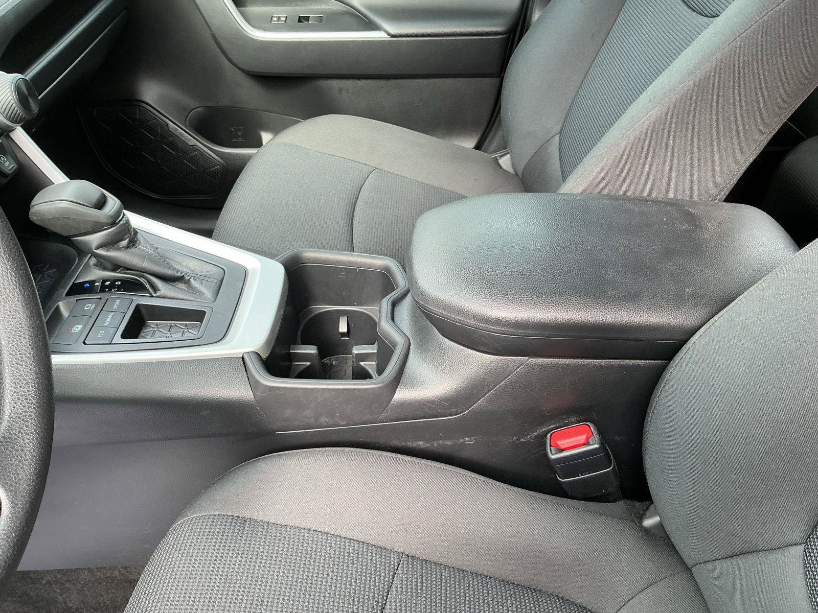 Used 2024 Toyota RAV4 LE FWD image 24