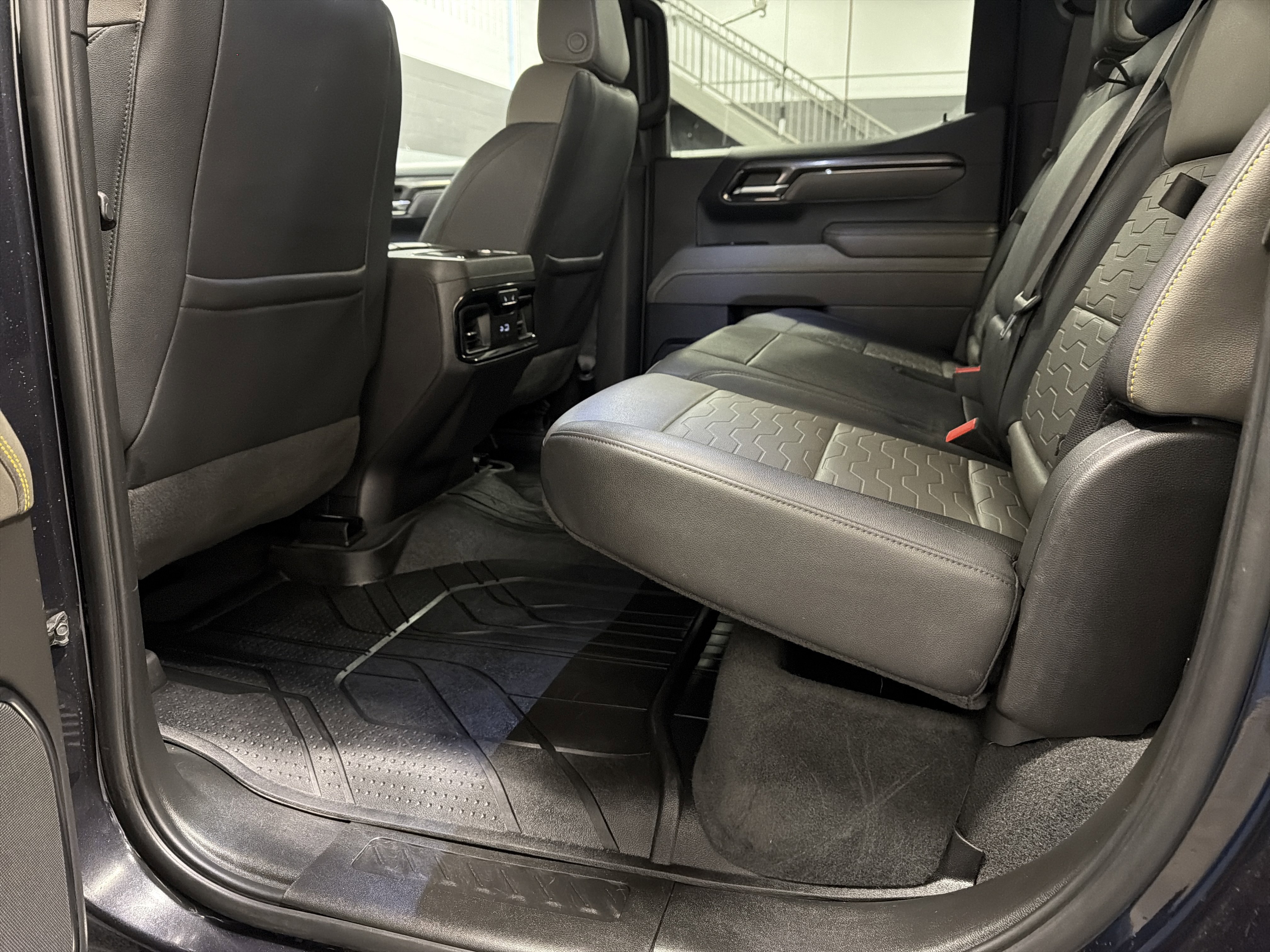 Used 2024 Chevrolet Silverado 1500 ZR2 image 17