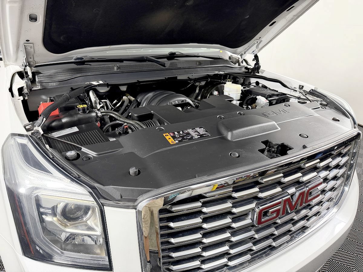 Used 2019 GMC Yukon Denali w/ Denali Ultimate Package AWD/4WD image 23
