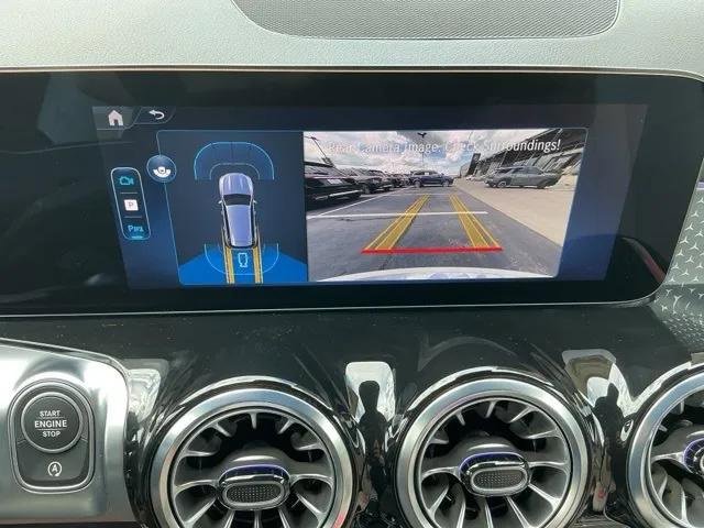 New 2025 Mercedes-Benz GLB 250 image 30