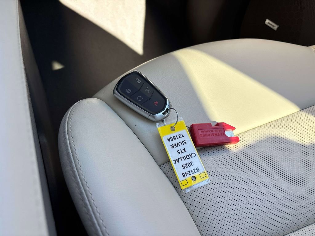 Used 2025 Cadillac XT5 Premium Luxury image 29