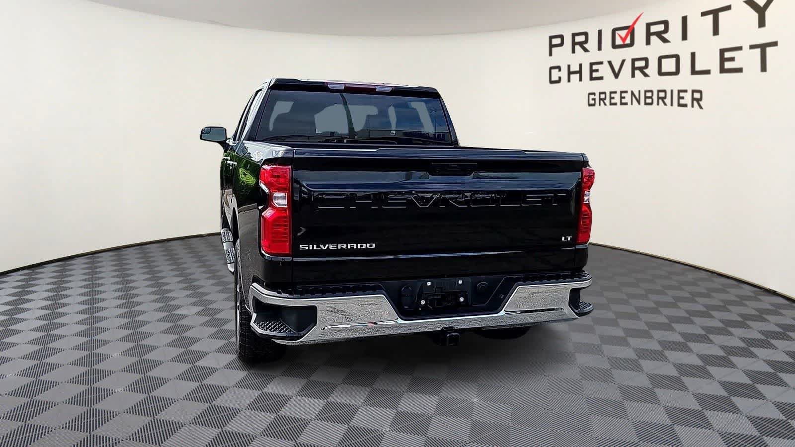 Used 2023 Chevrolet Silverado 1500 LT AWD/4WD image 7