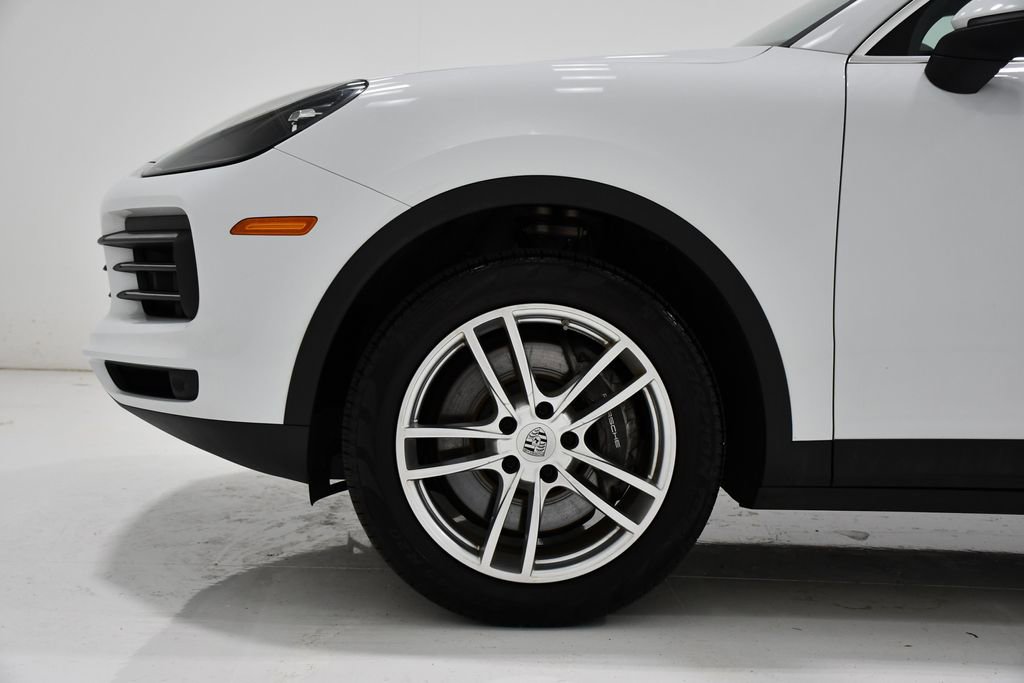 Used 2023 Porsche Cayenne AWD/4WD image 6