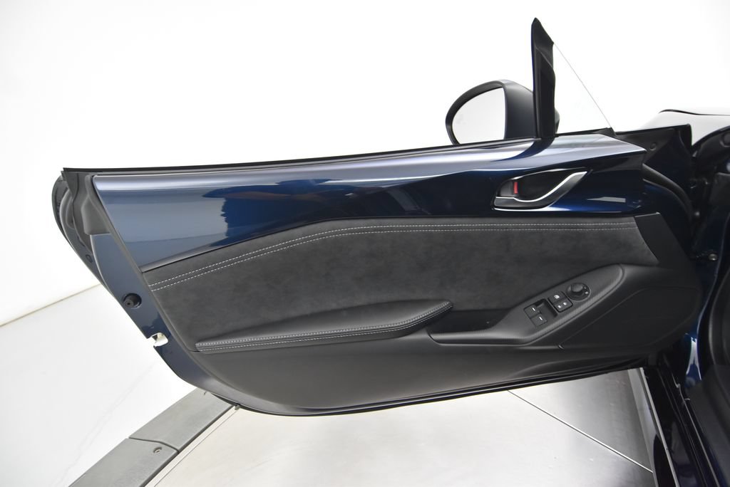 New 2026 MAZDA MX-5 Miata RF Club w/ Weather Package RWD image 39