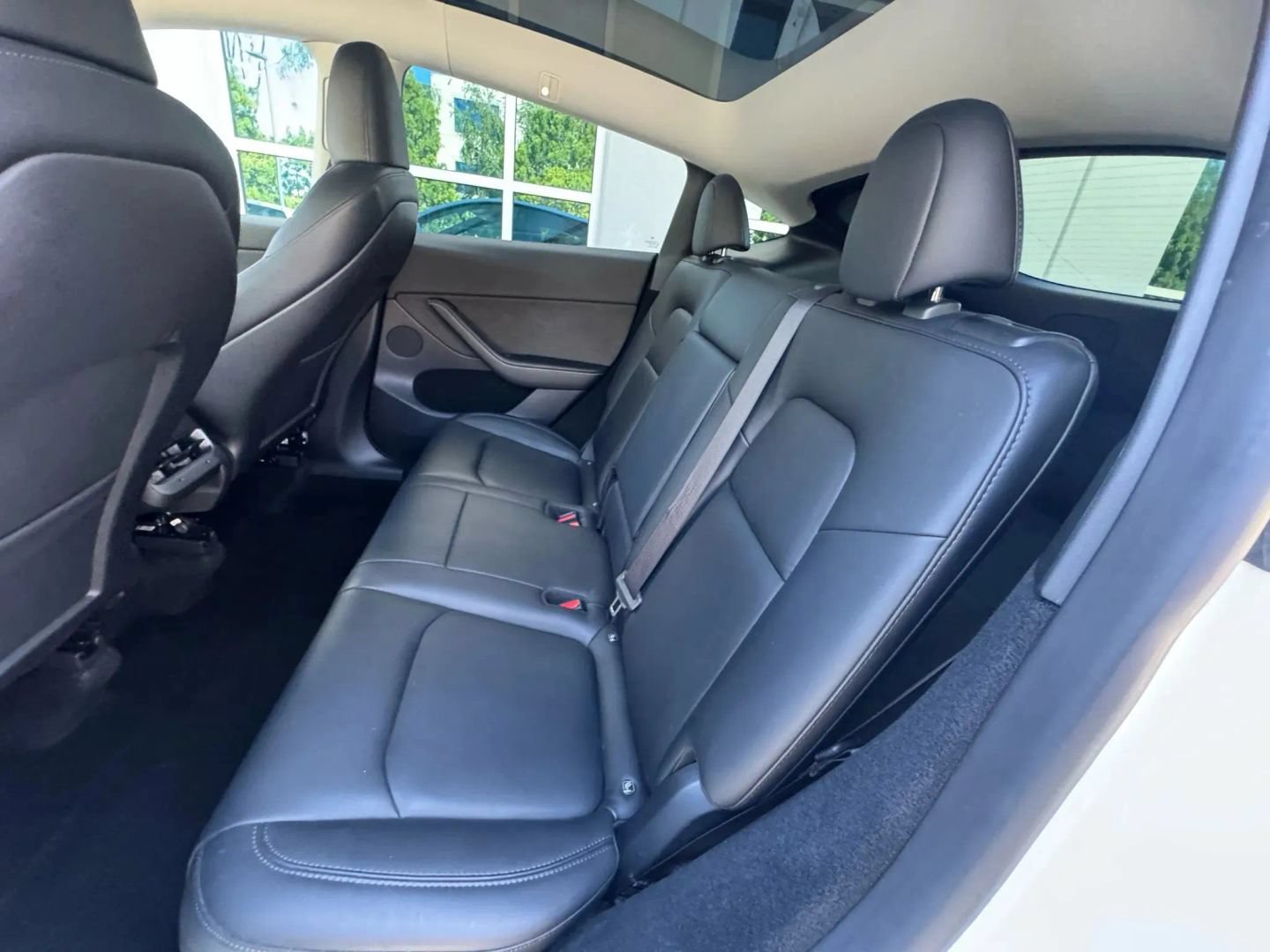 Used 2022 Tesla Model Y Long Range AWD/4WD image 14