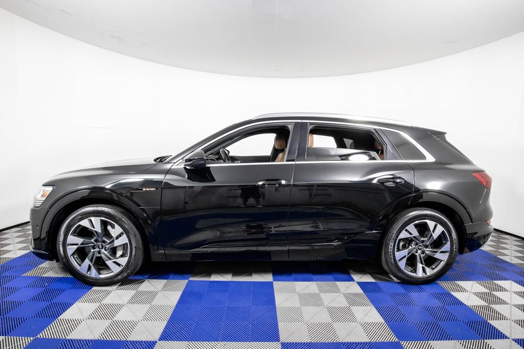 Used 2022 Audi e-tron Premium Plus w/ Premium Plus Package image 8