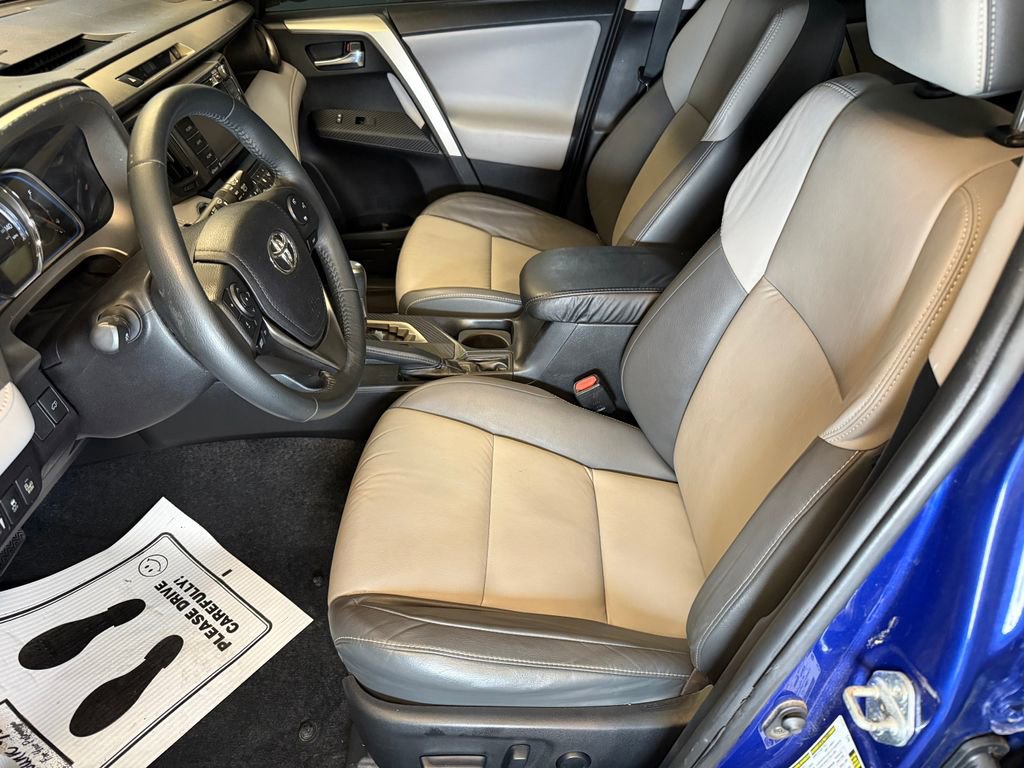 Used 2014 Toyota RAV4 Limited w/ Technology Package image 21