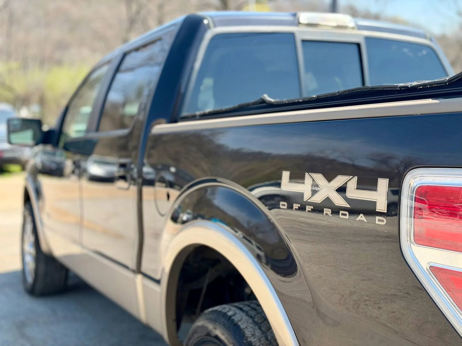 Used 2014 Ford F150 King Ranch w/ King Ranch Luxury Package image 9