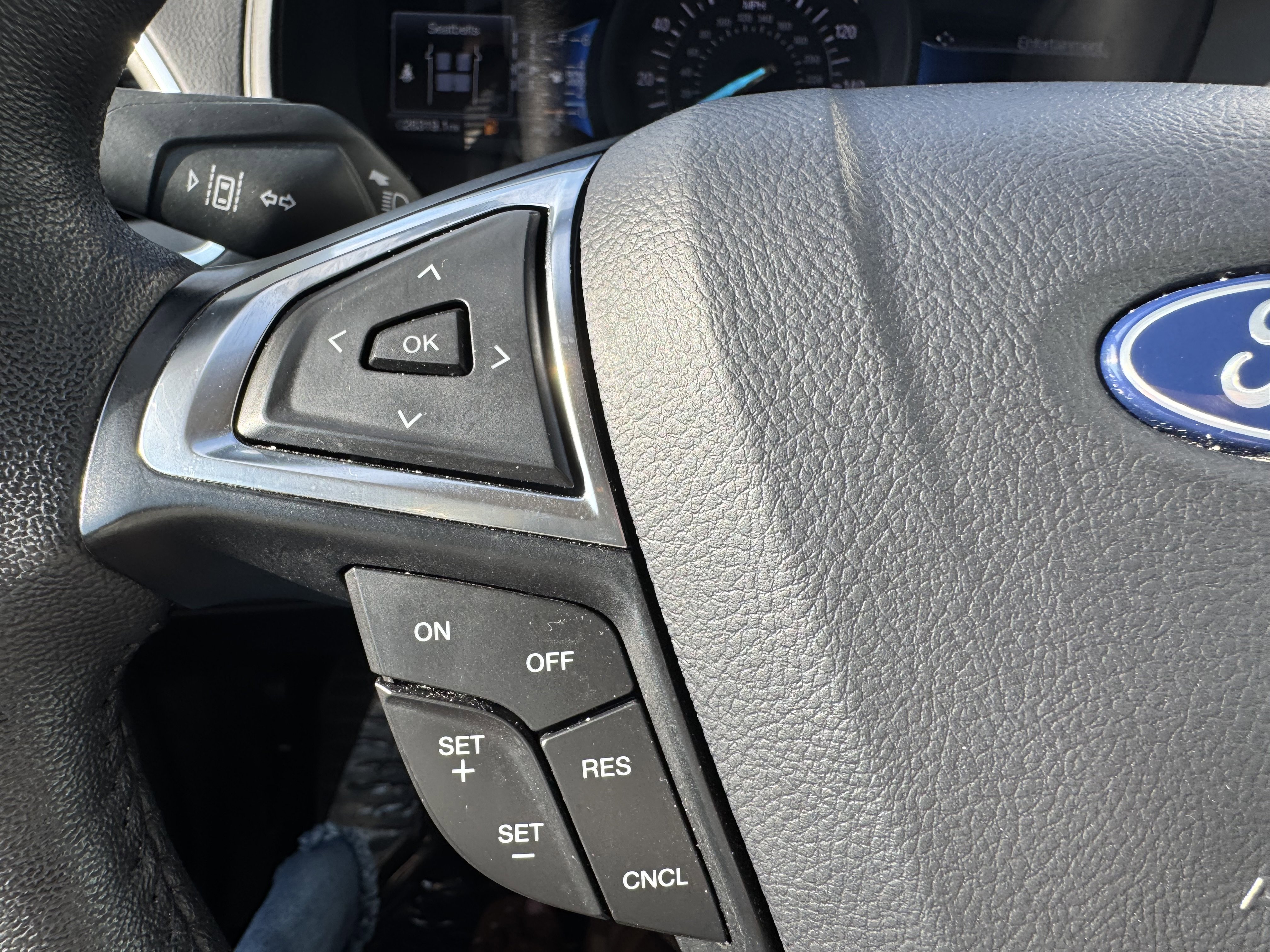 Used 2024 Ford Edge Titanium image 12