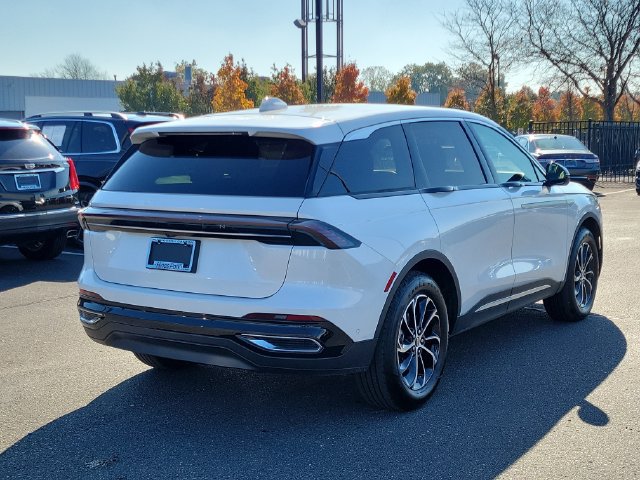 Used 2024 Lincoln Nautilus Premier AWD/4WD image 4