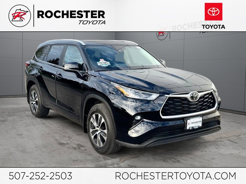 Used 2023 Toyota Highlander XLE