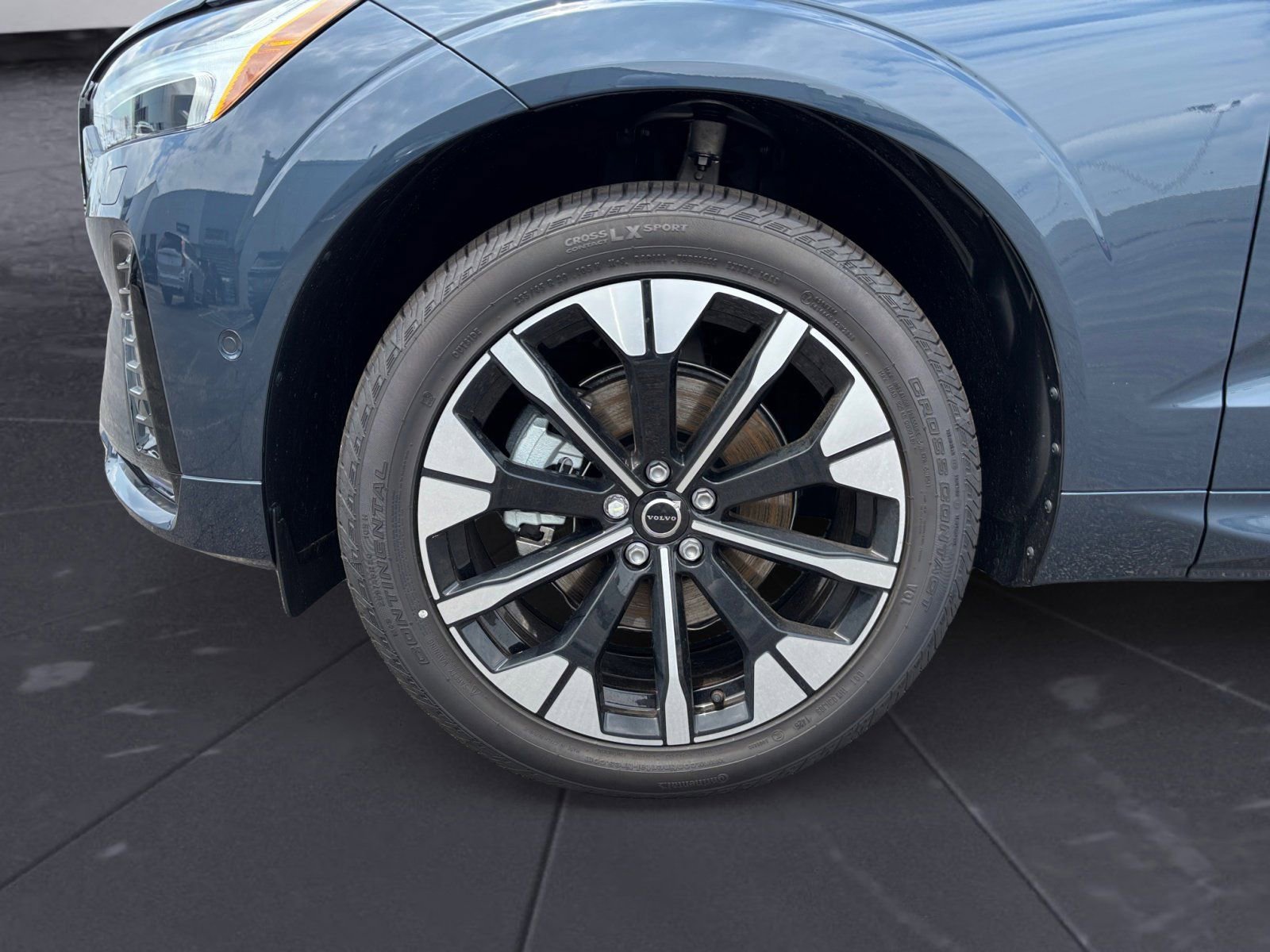 New 2026 Volvo XC60 B5 Plus w/ Protection Package Premier image 14