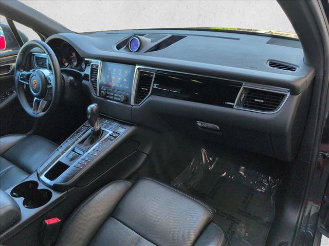 Used 2018 Porsche Macan AWD/4WD image 24