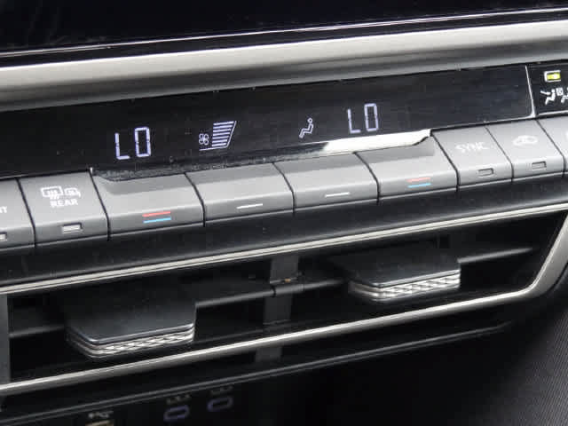 Used 2025 Toyota Camry LE FWD image 23